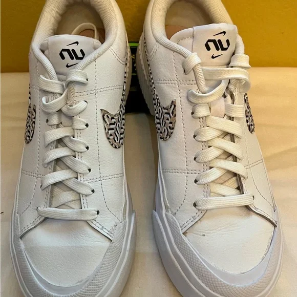 NIKE Women's Court Legacy Lift Platform Casual Sneakers- Size 7-Gently Worn - Picture 2 of 10